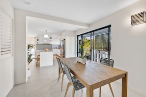 Apartment, 1 King Bed with Sofa bed, Balcony | In-room dining