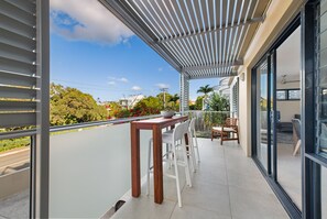 Apartment, 1 King Bed with Sofa bed, Balcony | Balcony