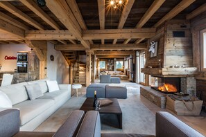 Fernseher, Kamin