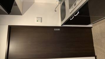 Standard Double Room | Private kitchenette | Fridge, microwave, stovetop, electric kettle