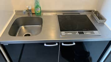 Standard Double Room | Private kitchenette | Fridge, microwave, stovetop, electric kettle