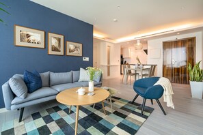 Căn hộ (2 Bedrooms) | Phòng khách | TV 