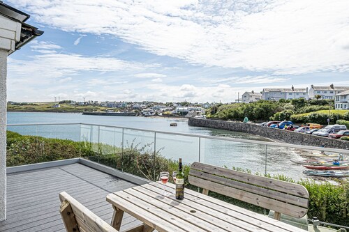 The Moorings -  an apartment that sleeps 9 guests  in 3 bedrooms