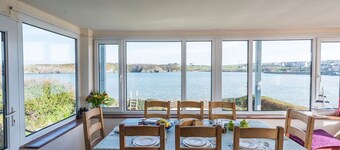 The Moorings - an apartment that sleeps 9 guests in 3 bedrooms