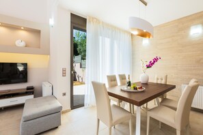 Comfort Villa, 4 Bedrooms | Dining room - Peris Villa (Chania)