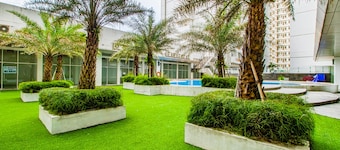 Skyland Sentul Tower Apartment