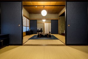 Private vacation Home | Living area | TV - Classic Japan Living Kikuya (Fujikawaguchiko)