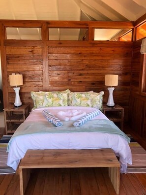 Hus | 5 soverom, skrivebord, skrivebord for bærbar PC og strykejern/-brett