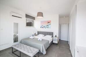 4 bedrooms, in-room safe, iron/ironing board, travel crib - Villa Naya, New and Luxury 4BDR Protaras Villa with Private Pool and Seaviews (Protaras)