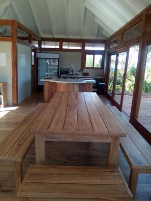 华丽独立别墅 | 私人厨房 | 冰箱、微波炉、烤箱、炉灶