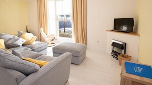 Living area - Beach View (Tenby)