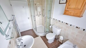 Bathroom - Kings Court 9 (Narberth)