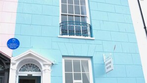 Exterior detail - Gwynne House (Tenby)