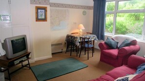 Living area - Court Vale Cottage (Tenby)