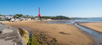 Beach Court 14