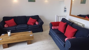 House (3 Bedrooms) | Living area - Wide Horizons 2 (Tenby)