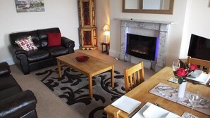 Dining - North Bay House 3 (Tenby)
