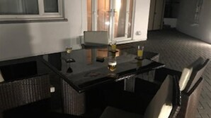 Dining - Sands Retreat (Tenby)