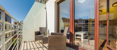 Studio (38 A) | Balcony