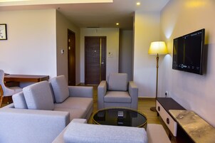 Ropa de cama hipoalergénica y minibar 