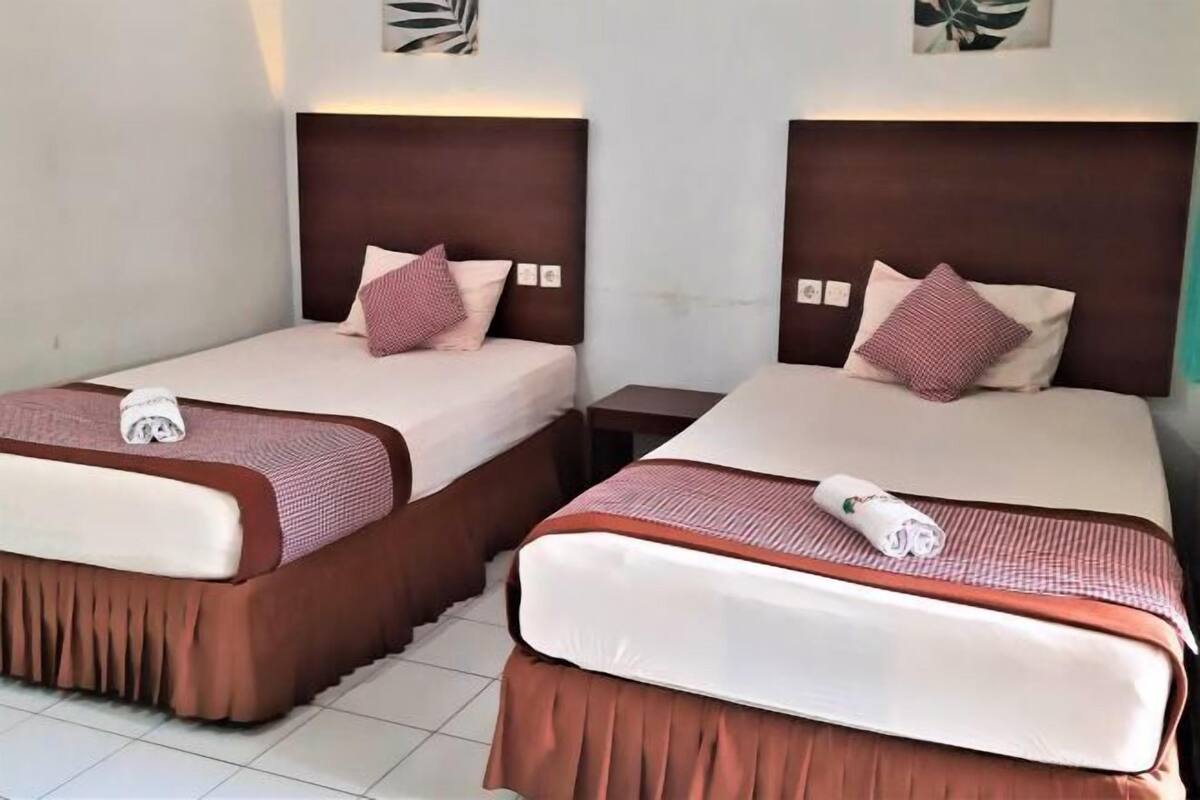 Desk, free WiFi, bed sheets