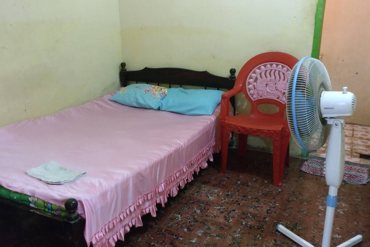 Desk, bed sheets
