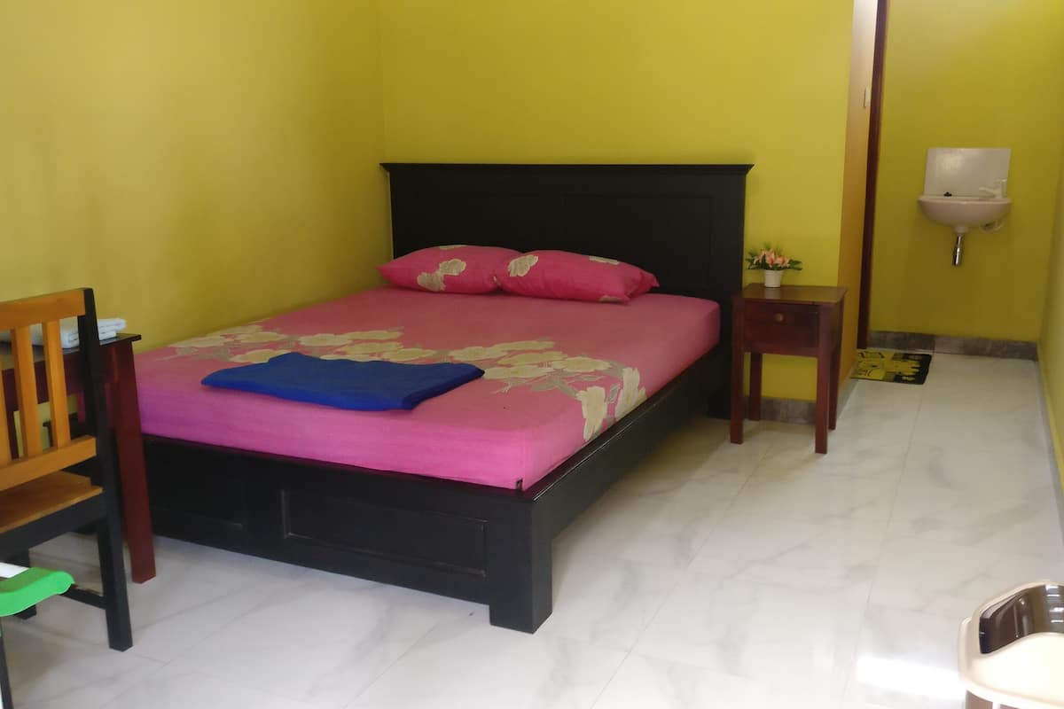 Desk, bed sheets