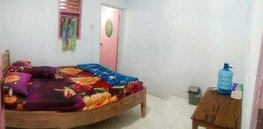 Free WiFi, bed sheets - Ijen Volcano Guesthouse (Banyuwangi)
