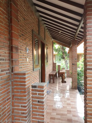Terrace/patio - Nita's Homestay Banyuwangi (Banyuwangi)