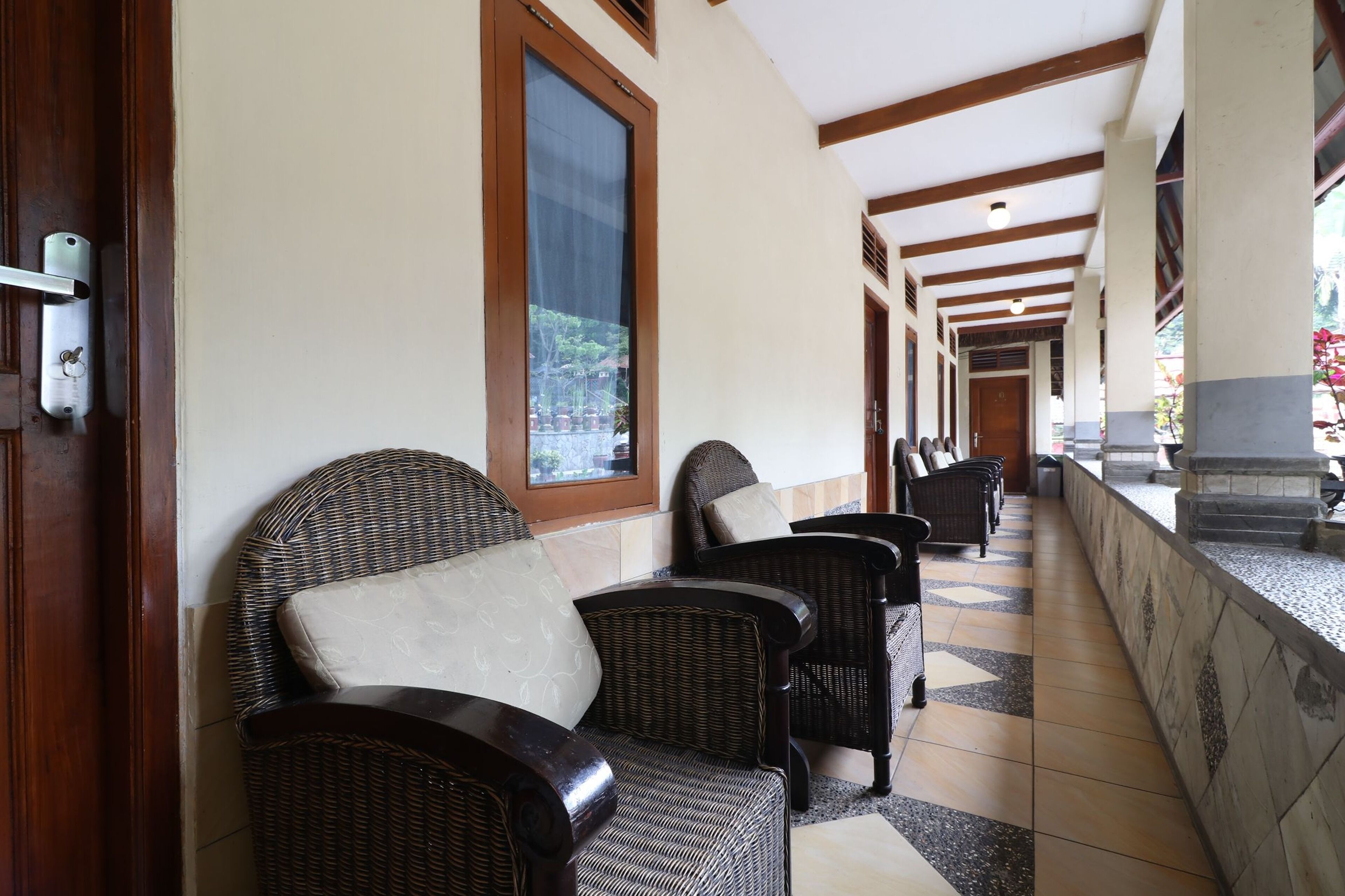 Superior Room | Desk, bed sheets