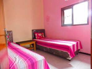 Habitación estándar | Espacio para trabajar con un portátil y wifi gratis