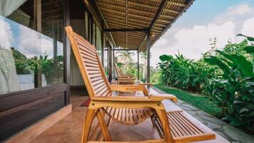 Superior Room with Jungle View | Terrace/patio