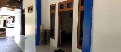 Entrée de l’hébergement