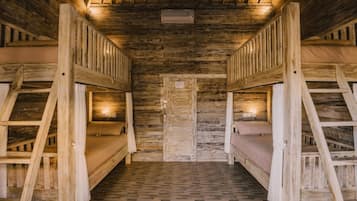 Shared Dormitory, Mixed Dorm | Free WiFi, bed sheets