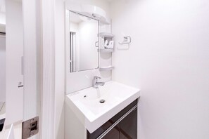 Chambre (202) | Lavabo de la salle de bain