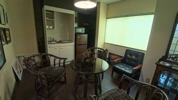 Bonnart Ume | In-room dining