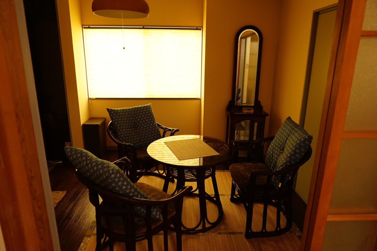 Appartement (Bonnart Ume) | Dineren in de kamer