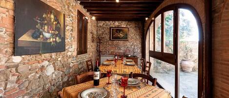 Mittagessen und Abendessen, lokale Küche