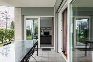 Outdoor dining - Bright one-bedroom apartment with garden close to Lugano Centre - PRESTIGE 5 (Lugano)