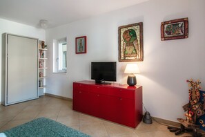 Interior - Quiet studio apartment near Lugano lakeside promenade -PRESTIGE 7 (Lugano)