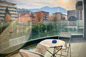 Outdoor dining - Charming apartment with terrace near Lugano lakefront - ROGGIA 7 (Lugano)