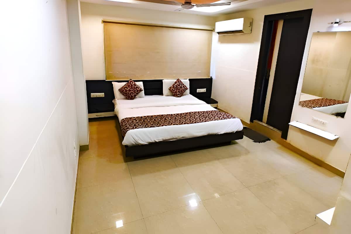 Standard Room | Desk, laptop workspace, WiFi (free)