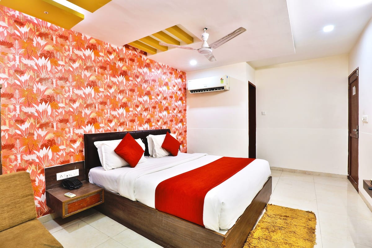 Deluxe Room | Desk, laptop workspace, WiFi (free)