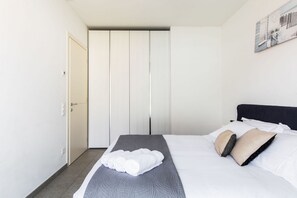 1 habitación, tabla de planchar con plancha, wifi gratis y ropa de cama 