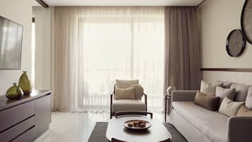 Luxury Suite Inland View | Coffres-forts dans les chambres, bureau, chambres insonorisées