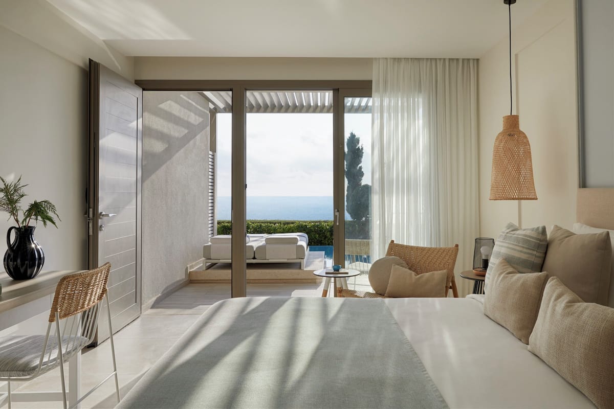 One Bedroom Suite Swim Up Sea View | In-room safe, desk, soundproofing, WiFi (free)