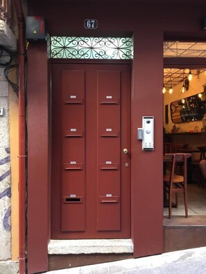 Majoituspaikan sisäänkäynti