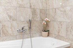 Apartment, 1 Bedroom | Deep-soaking bathtub - La dimora del Cavaliere di Squinzano (Squinzano)