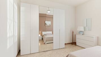 3 bedrooms, bed sheets