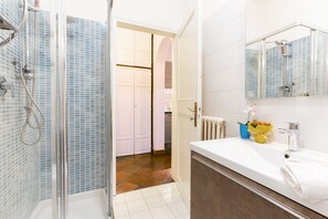 Apartment, 1 Bedroom (A CASA DI ALFONSO) | Bathroom